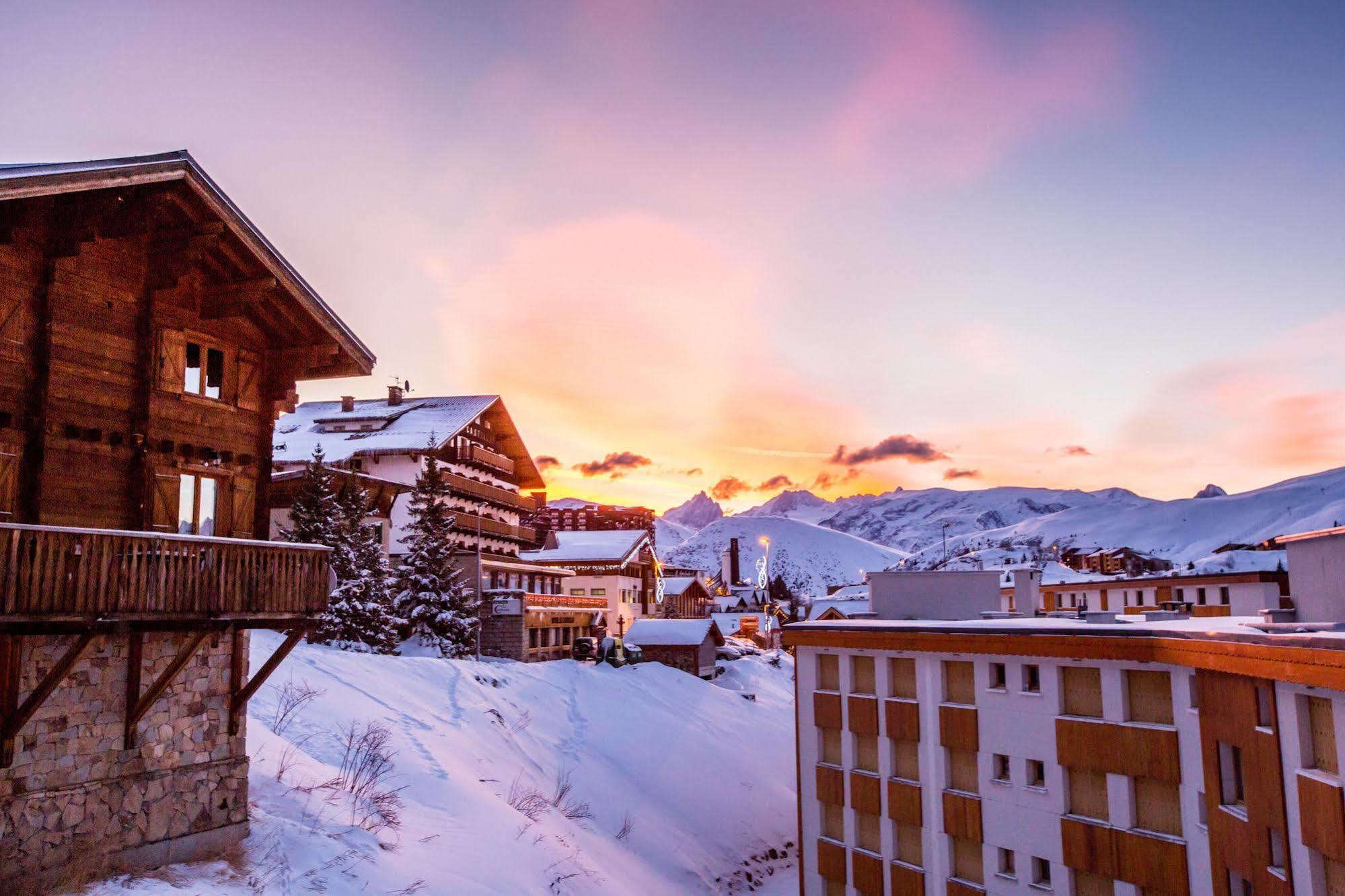 Langley Hotel Le Petit Prince Alpe d'Huez Exterior foto